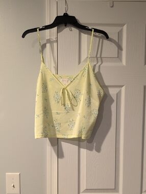 Colsie Women's Cropped Floral Cami